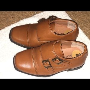 Perry Ellis Dress Shoes Boys 8c (Dark Tan)